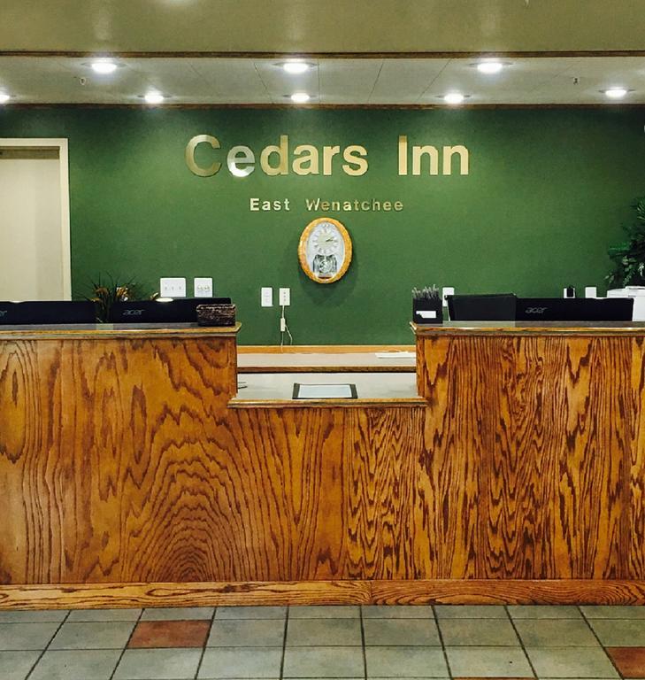Cedars Inn Уэнатчи Экстерьер фото